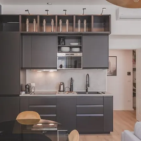 Luxury - 8 Person - Centro Storico Daire Trieste