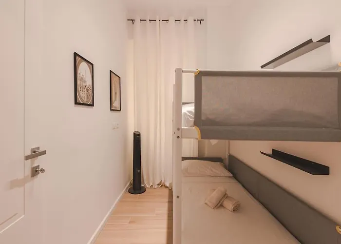 Апартаменти Luxury - 8 Person - Centro Storico Трієст