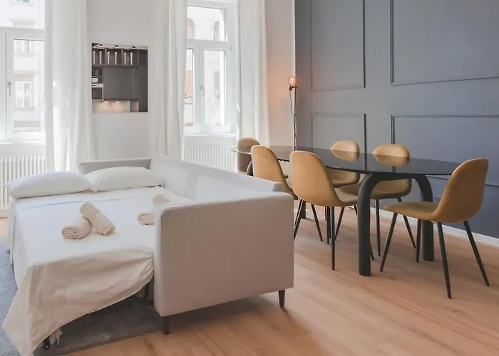 Апартаменти Luxury - 8 Person - Centro Storico Трієст