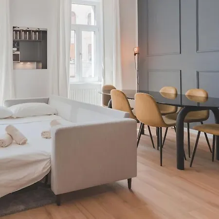 Апартаменты Luxury - 8 Person - Centro Storico Триест