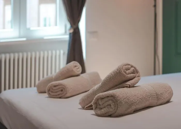 Luxury - 8 Person - Centro Storico Apartment *