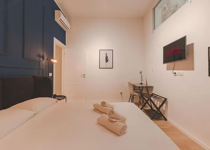 Apartment Luxury - 8 Person - Centro Storico Trieste